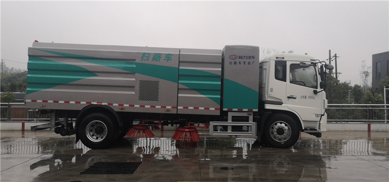 东 风天锦新能源15吨清扫车
